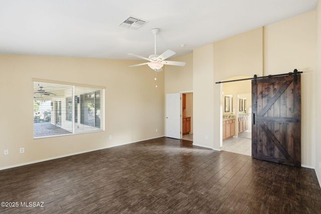 2646 E Barclay Court, Green Valley, AZ 85614