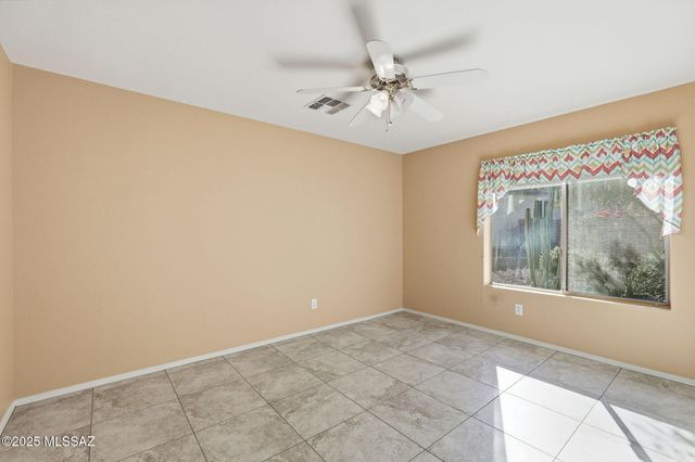 2646 E Barclay Court, Green Valley, AZ 85614