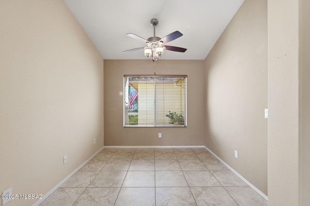 2646 E Barclay Court, Green Valley, AZ 85614