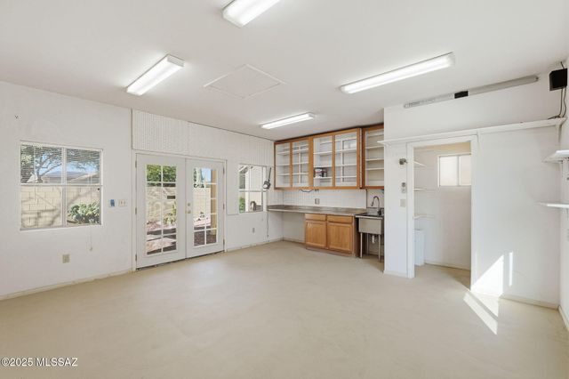 2646 E Barclay Court, Green Valley, AZ 85614