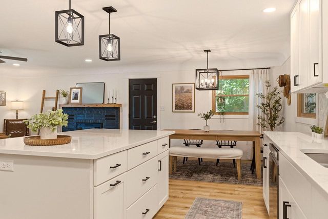 514 Oak Forest DRIVE, Onalaska, WI 54650