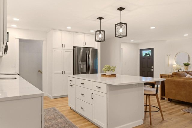 514 Oak Forest DRIVE, Onalaska, WI 54650