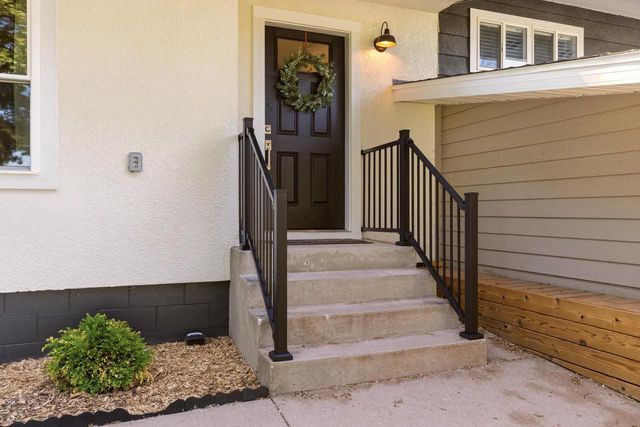 514 Oak Forest DRIVE, Onalaska, WI 54650