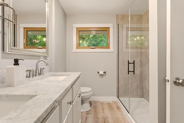 514 Oak Forest DRIVE, Onalaska, WI 54650