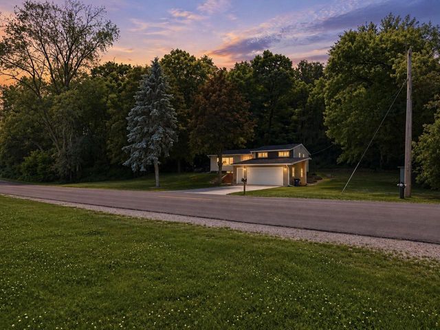 514 Oak Forest DRIVE, Onalaska, WI 54650
