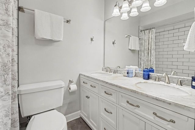 5809 Oakwood Drive D, Lisle, IL 60532