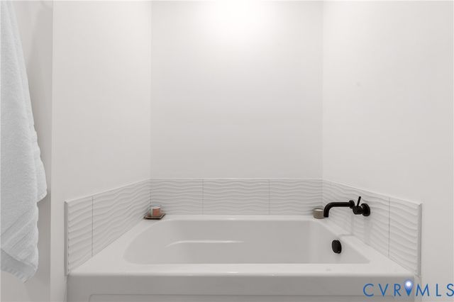 1817 Bogese Dr, Petersburg, VA 23805