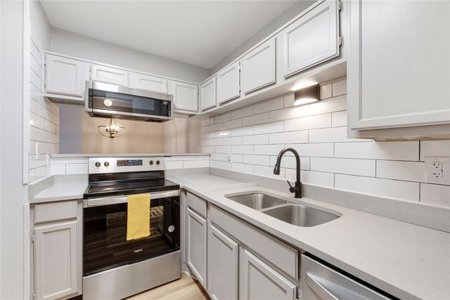 18333 Roehampton Drive 527, Dallas, TX 75252
