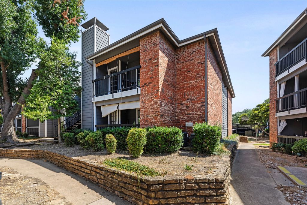 18333 Roehampton Drive 527, Dallas, TX 75252