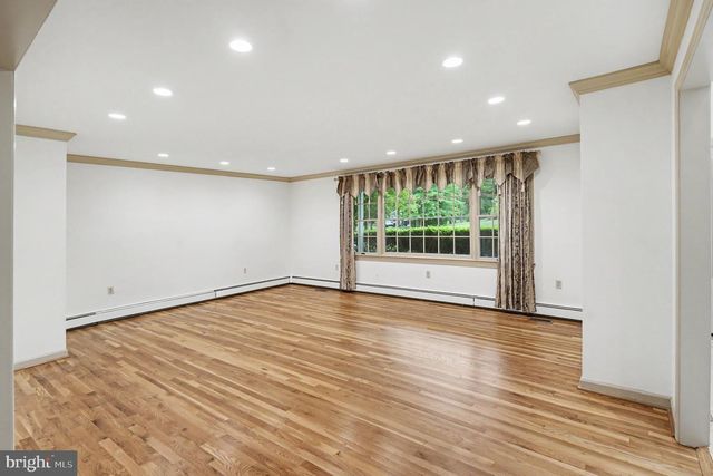 3015 OAK DR, Norristown, PA 19401