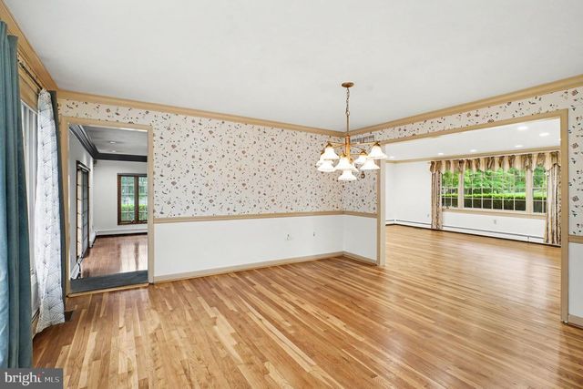 3015 OAK DR, Norristown, PA 19401