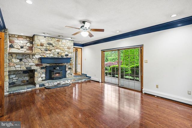 3015 OAK DR, Norristown, PA 19401
