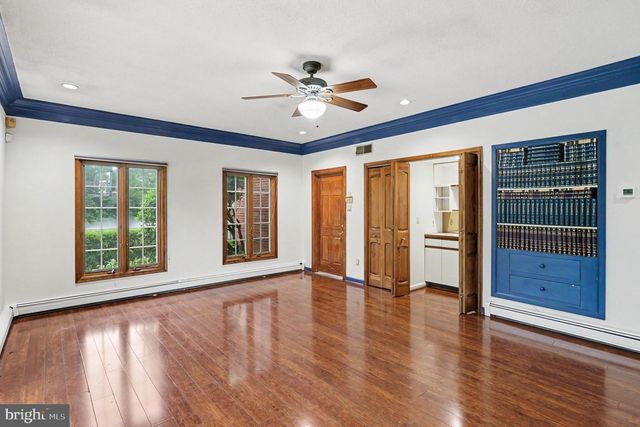 3015 OAK DR, Norristown, PA 19401