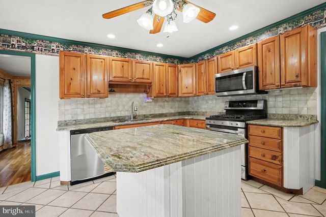 3015 OAK DR, Norristown, PA 19401