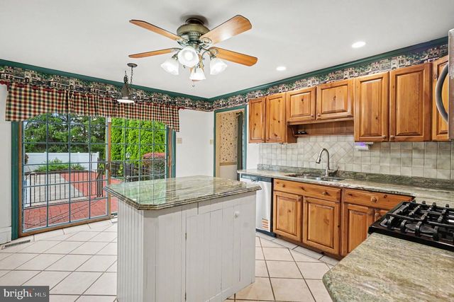 3015 OAK DR, Norristown, PA 19401