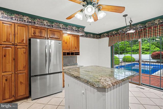 3015 OAK DR, Norristown, PA 19401