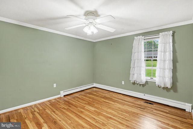 3015 OAK DR, Norristown, PA 19401