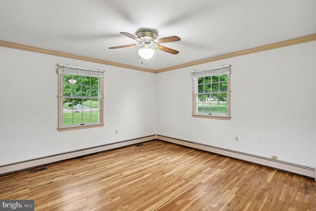 3015 OAK DR, Norristown, PA 19401