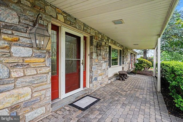 3015 OAK DR, Norristown, PA 19401