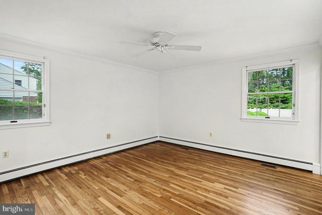 3015 OAK DR, Norristown, PA 19401