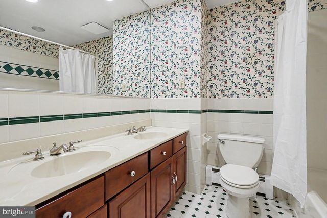 3015 OAK DR, Norristown, PA 19401
