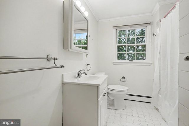 3015 OAK DR, Norristown, PA 19401