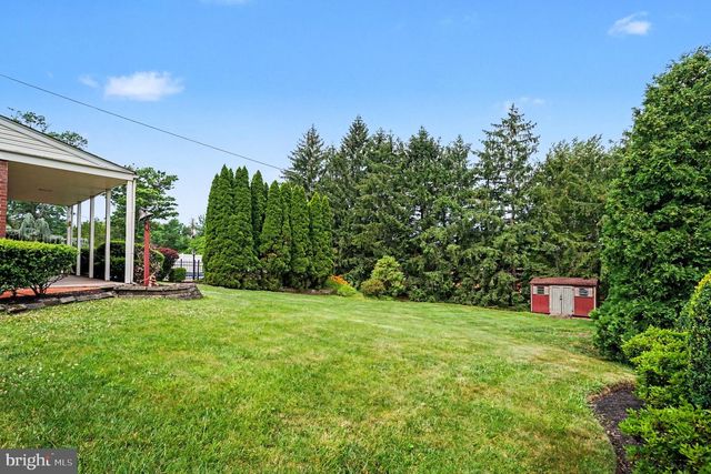 3015 OAK DR, Norristown, PA 19401
