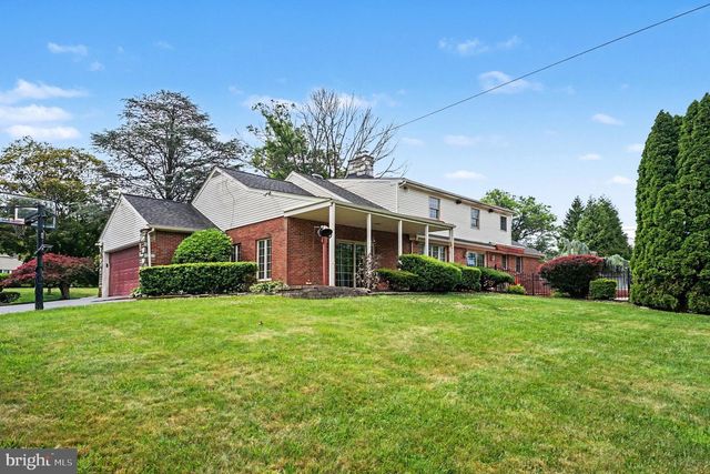 3015 OAK DR, Norristown, PA 19401