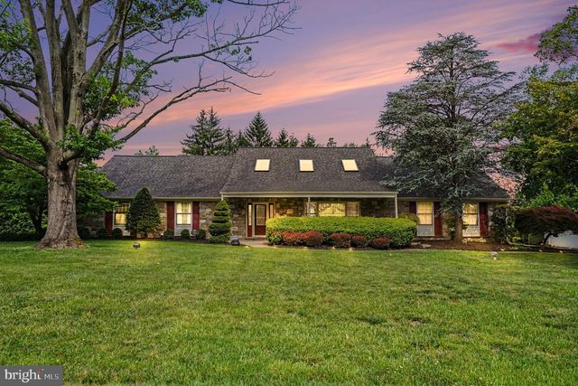 3015 OAK DR, Norristown, PA 19401