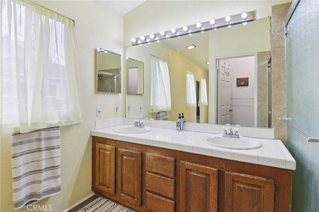 1043 Kite ln, Vista, CA 92081