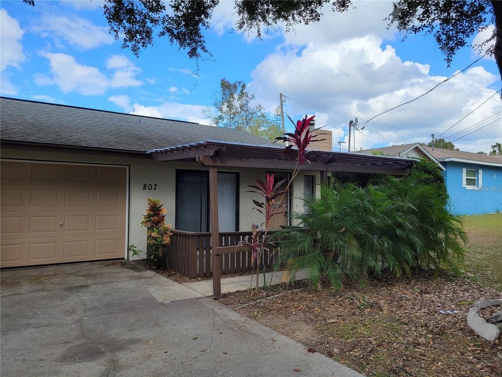 807 MCLAIN COURT, Tavares, FL 32778