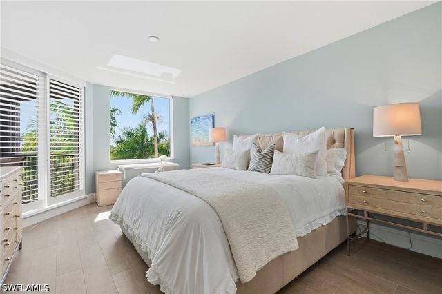 7225 Pelican Bay BLVD 302, Naples, FL 34108