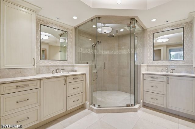7225 Pelican Bay BLVD 302, Naples, FL 34108