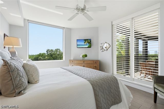 7225 Pelican Bay BLVD 302, Naples, FL 34108