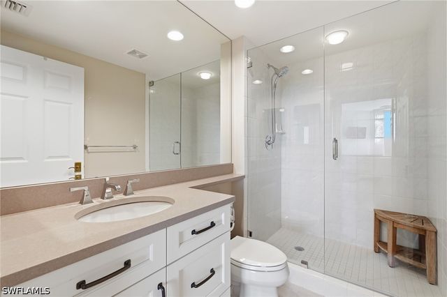 7225 Pelican Bay BLVD 302, Naples, FL 34108