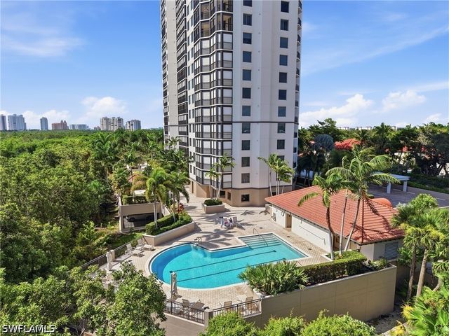 7225 Pelican Bay BLVD 302, Naples, FL 34108