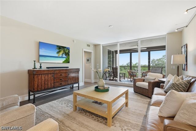 7225 Pelican Bay BLVD 302, Naples, FL 34108