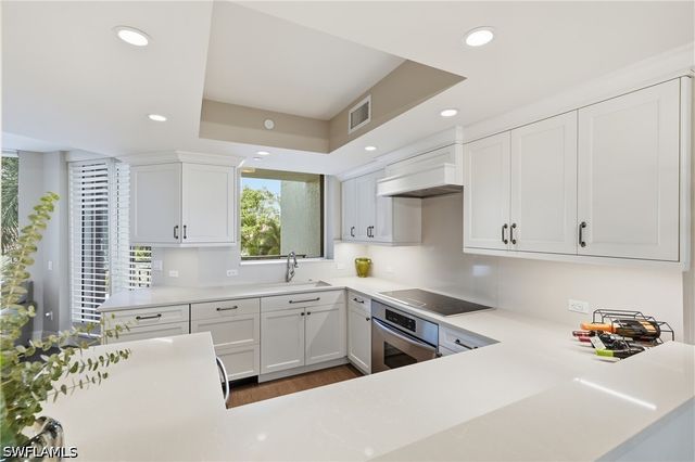 7225 Pelican Bay BLVD 302, Naples, FL 34108