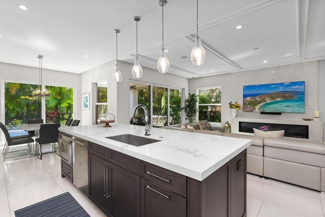 444 NE Wavecrest Way, Boca Raton, FL 33432