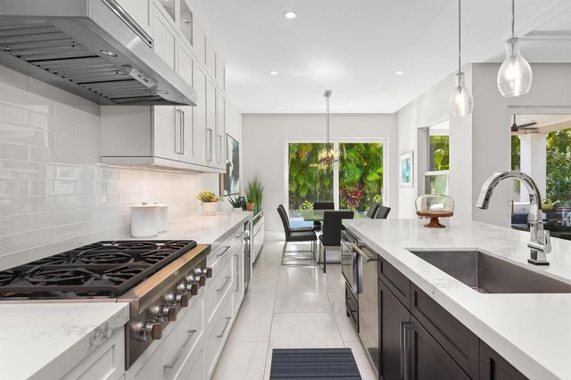 444 NE Wavecrest Way, Boca Raton, FL 33432