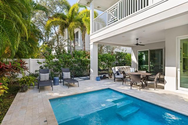 444 NE Wavecrest Way, Boca Raton, FL 33432