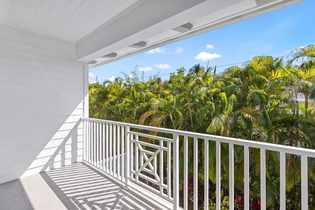 444 NE Wavecrest Way, Boca Raton, FL 33432