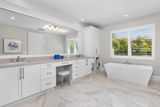 444 NE Wavecrest Way, Boca Raton, FL 33432