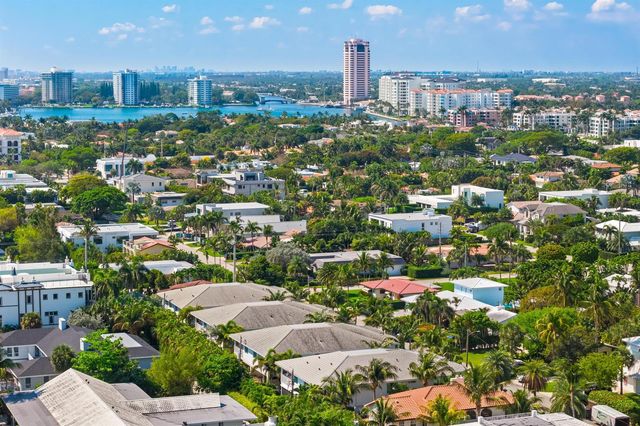 444 NE Wavecrest Way, Boca Raton, FL 33432