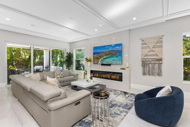444 NE Wavecrest Way, Boca Raton, FL 33432