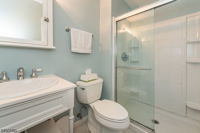 181 Long Hill Road 5, Little Falls Twp., NJ 07424