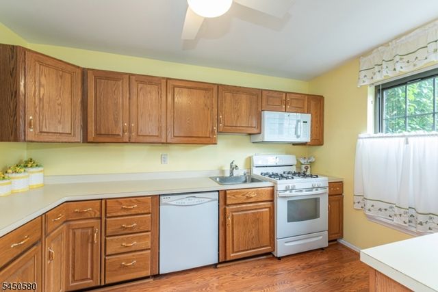 181 Long Hill Road 5, Little Falls Twp., NJ 07424