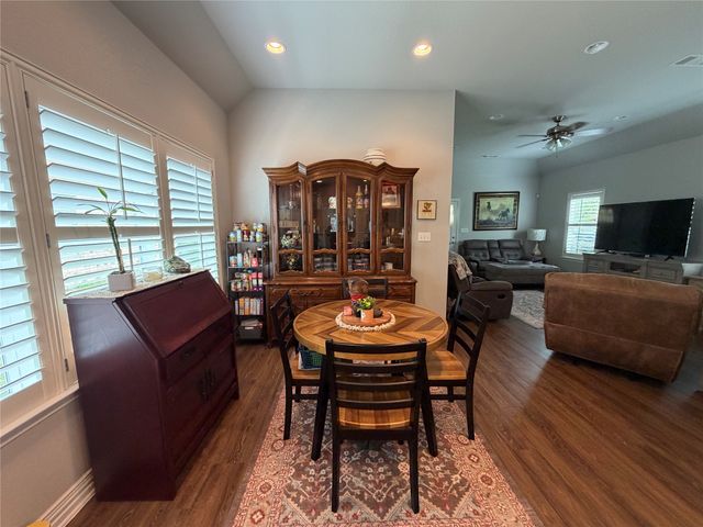 102 N McKown Avenue N, Sherman, TX 75092