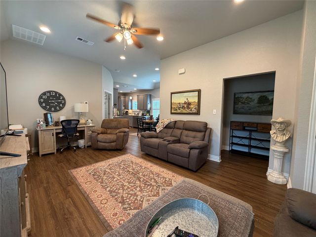 102 N McKown Avenue N, Sherman, TX 75092