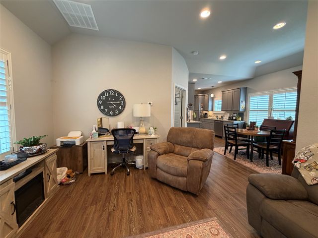 102 N McKown Avenue N, Sherman, TX 75092
